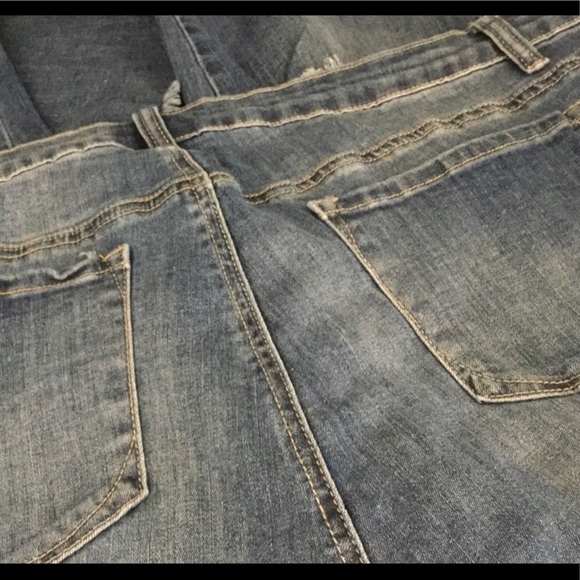 Distressed Skinny Dark wash Plus Size Jeans 2X-3X - Picture 7 of 8